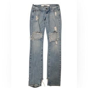 Melville Low Rise Light Wash Distressed Women's Jeans Made in Italy, Size 1 / S